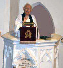 Preaching his final sermon as Senior Minister of Christ Church.