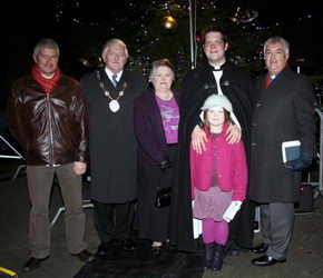 L to R: Patrick Knowes (Chairman of Hillsborough Village and District Committee), Councillor Ronnie Crawford (Mayor), Mrs Jean Crawford (Mayoress), the Rev Simon Richardson (Hillsborough Parish) and his daughter Erin, and the Rev John Davey (Hillsborough Presbyterian).