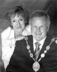 The new Mayor, Councillor Trevor Lunn, with his wife Laureen. US26-861SP