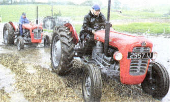 Tractors driving through the rain at the Ferguson Day. US3408_504cd