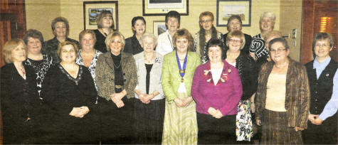 Wallace High School Old Girls' Committee with President Mrs Linda Beckett.