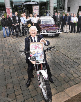 Lisburn Mayor Ronnie Crawford launches the Cityfest celebrating Lisburn's 400 year history with events taking place between 1st to 23rd May. US1509-112A0 Picture by Aidan O'Reilly.