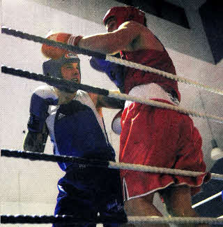 LCpI Andrew Chillcott Army (red) Vs Paul Moffett Abbey ABC (blue). Image by Mike 0'Neill.
