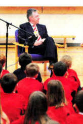 First Minister Peter Robinson addressing the pupils.