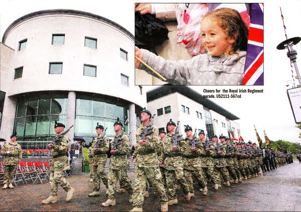 Cheers for the Royal Irish Regiment parade. US2111-567cd