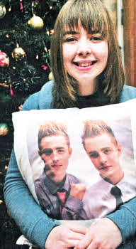 13 year old Hannah Roberts from Lisburn and Jedward fan who will appear on RTE this Christmas. US5111-406PM Pic by Paul Murphy