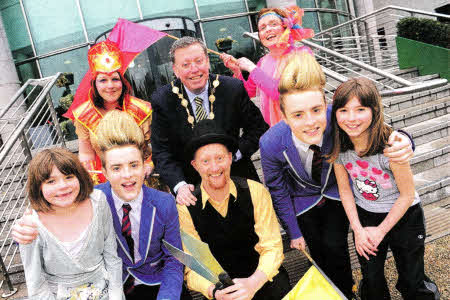Lisburn City Council Mayor, Alderman Paul Porter, launches this year's Mayor's Carnival Parade and Concert, with a little help from some of this year's performers including' Jedward'. Also pictured are Hollie Porter and Nlcole Beck. The event will take place on Saturday 9th April in Lisburn City Centre and Wallace Park- For further details visit www.islandartscentre.com or contact the Carnival Concert Hotline on 028 9250 9336.