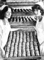 4 October 1978. Sisters Lorraine and June Nugent with a tray of coffee cakes, one of Ormo's many lines.