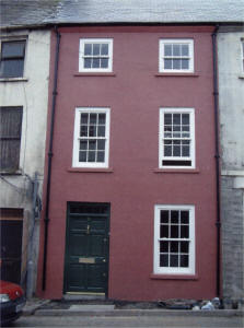 14 Bridge Street (after). Newly restored and available for rent.