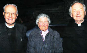 L to R: Canon James Hall (former Rector of St Polycarp, Finaghy), Mrs. Margaret Hawkins (widow of Canon Jack Hawkins, former assistant clergyman in Derriaghy) and Canon Charles McCollum (Carlow). 