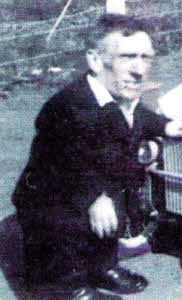 Davy Jones, a well-known Lisburn celebrity, who measured only 24 inches in height in adulthood.
	
