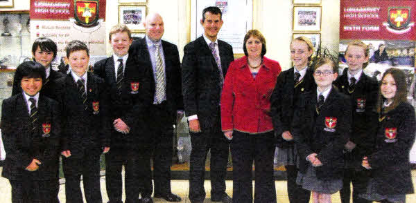 Health Minister Edwin Poots with Lisburn Councillor Jenny Palmer, Lisnagarvey High School Principal Mr Jim Sheerin and pupils from the school