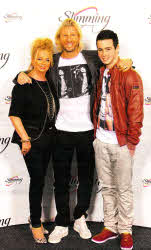 Lee with his Slimming World consultant Liza and Robbie Savage