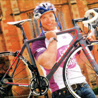 Rugby star Stephen Ferris launching CLIC Sargent's Malin to Mizen Cycle Challenge