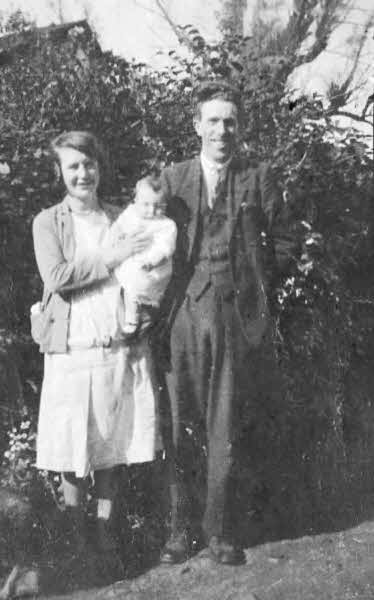 John McClure Jnr with his wife and child (names unknown for the moment) c. 1890-1900s