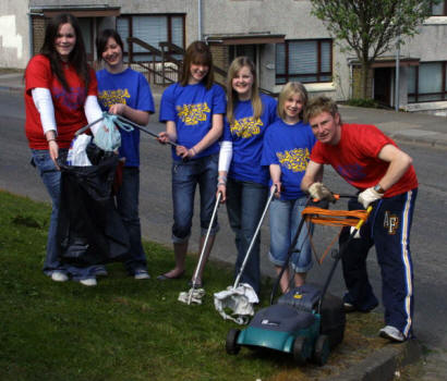 Pictured in Hillhall Estate last Friday (13th April) are L to R: Sarah Hill, Rachel Hughes, Laura Gamble, Laura Donaldson, Jade Drury and Johnny Wales who were just some of about 100 young people involved in gardening and rubbish clearing as part of Street Reach Lisburn - 2007.