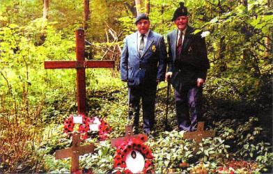 Clifford Macartney and Captain Sam Esbey at the memorial to Private Billy McFadzean, who sacrificed himself to save his comrades.