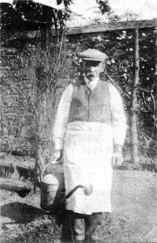 Robert Wallace was Head Gardener for pub owner Harry Musson Dunmurry