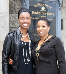 Dana Masters with her mother Sandra Simmons from South Carolina (USA)