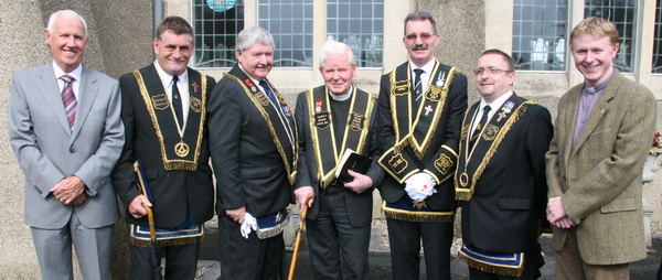 L to R: John Connor (Clerk of Session, Hillhall Presbyterian), Sir Knt Ron Pedlow (District Registrar, Largymore RBDC No 9), Sir Knt Tom Wilkinson (Worshipful District Master, Largymore RBDC No 9), Rev Gerry Sproule (Largymore RBDC No 9 District Chaplain), Sir Knt Alan Farrell (Worshipful Master RBP 1074), Sir Knt Stephen Law (Deputy District Master, 