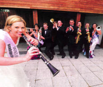 Gemma Murphy with the local people she will be performing with at the Rose of Tralee.
