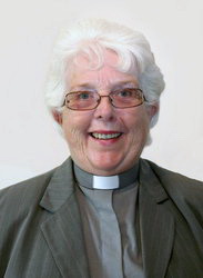 Rev Helen MacArthur Curate 
